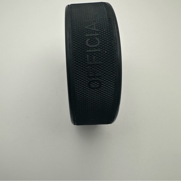 2001 NORTHWEST DIVISION CHAMPIONS WESTERN CONFERENCE OFFICIAL HOCKEY PUCK NHL - Picture 6 of 7